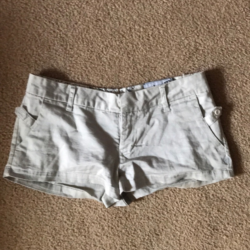 Shorts - Picture 2 of 5